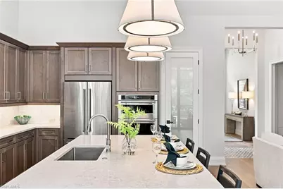 2935 Coco Lakes Dr, Naples, FL 34105 - Photo 11