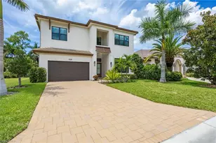 2935 Coco Lakes Dr, Naples, FL 34105 - Photo 1