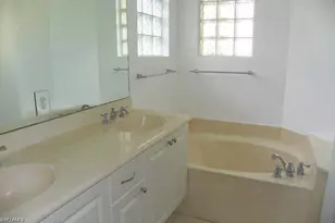 1400 Mariposa Cir, Naples, FL 34105 - Photo 7