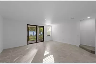 27828 Solis Grande Dr, Bonita Springs, FL 34135 - Photo 11