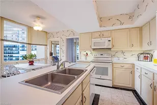 4051 Gulf Shore Blvd N, Naples, FL 34103 - Photo 5