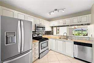 5980 Amherst Dr, Naples, FL 34112 - Photo 5