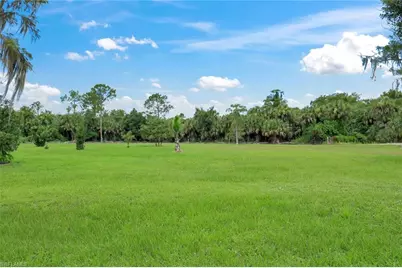 360 16th Ave NW, Naples, FL 34120 - Photo 35