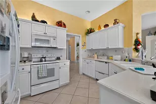 2317 Island Cove Cir N, Naples, FL 34109 - Photo 11