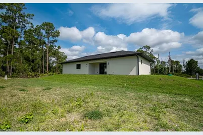 1160 Edelweiss St E, Lehigh Acres, FL 33974 - Photo 7