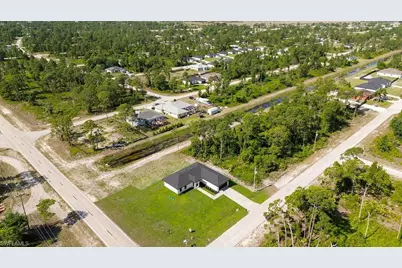 1160 Edelweiss St E, Lehigh Acres, FL 33974 - Photo 45