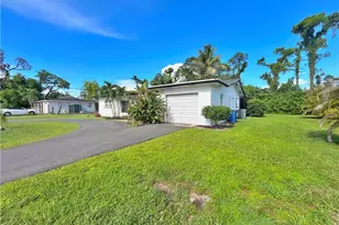 8512 Fordham St, Fort Myers, FL 33907 - Photo 5