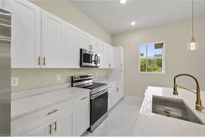 937 Asther St E, Lehigh Acres, FL 33974 - Photo 9