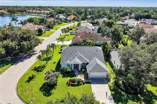 6832 Compton Ln S, Naples, FL 34104 - Photo 3