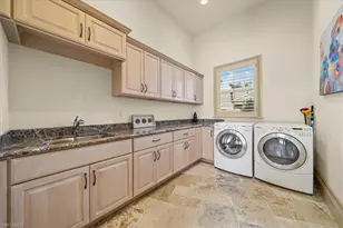 3111 Leeward Ln, Naples, FL 34103 - Photo 11