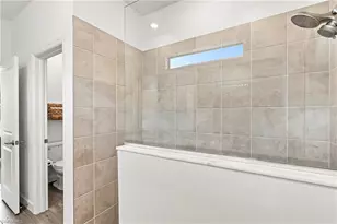 20273 Hartford Blvd, Estero, FL 33928 - Photo 17
