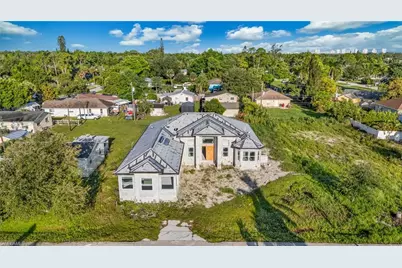 27549 Oregon St, Bonita Springs, FL 34135 - Photo 3