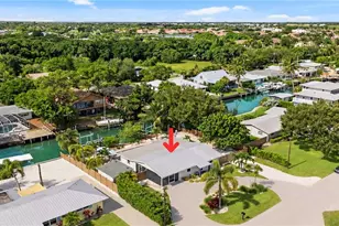 2736 Riverview Dr, Naples, FL 34112 - Photo 23