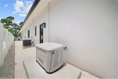 638 93rd Ave N, Naples, FL 34108 - Photo 33