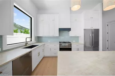 638 93rd Ave N, Naples, FL 34108 - Photo 7