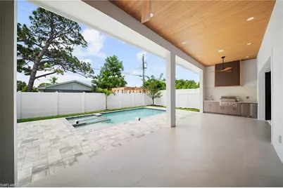 638 93rd Ave N, Naples, FL 34108 - Photo 3