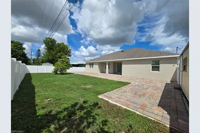 318 SE 5th Pl, Cape Coral, FL 33990 - Photo 35