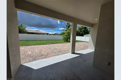 318 SE 5th Pl, Cape Coral, FL 33990 - Photo 41