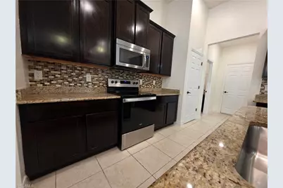 318 SE 5th Pl, Cape Coral, FL 33990 - Photo 19
