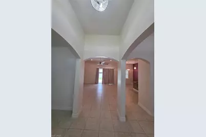318 SE 5th Pl, Cape Coral, FL 33990 - Photo 11
