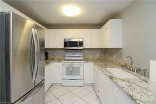 519 Roma Ct, Naples, FL 34110 - Photo 25