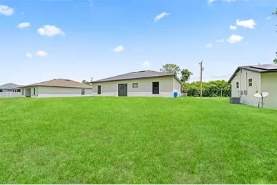 2811 1st St SW, Lehigh Acres, FL 33976 - Photo 29