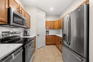 15121 Laguna Dr, Fort Myers, FL 33908 - Photo 11