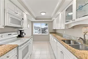 3410 Gulf Shore Blvd N, Naples, FL 34103 - Photo 11