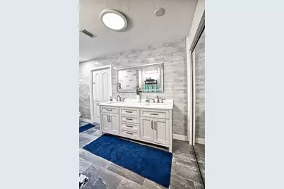 2490 Outrigger Ln, Naples, FL 34104 - Photo 7