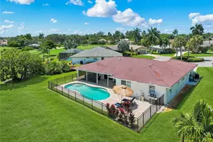 193 Heather Grove Ln, Naples, FL 34113 - Photo 3