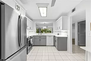 784 Landover Cir, Naples, FL 34104 - Photo 5