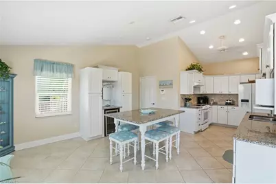 468 Capri Ct, Marco Island, FL 34145 - Photo 27