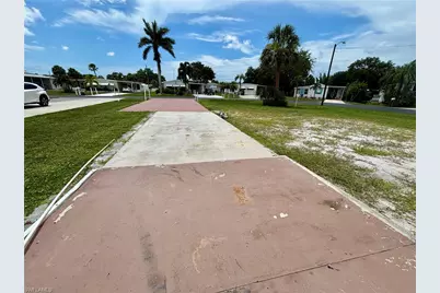 27341 Valois Dr, Bonita Springs, FL 34135 - Photo 5