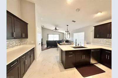 9808 Gladiolus Bulb Loop, Fort Myers, FL 33908 - Photo 5