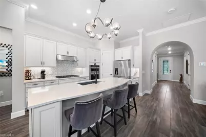 9811 Everglades Dr, Naples, FL 34120 - Photo 7