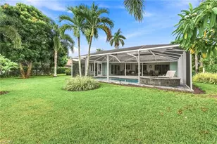 350 Pinehurst Cir, Naples, FL 34113 - Photo 25
