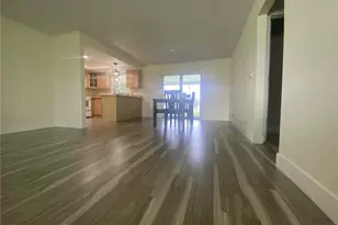 525 SE 11th Ct, Cape Coral, FL 33990 - Photo 3