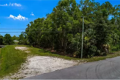 620 Soll St, Naples, FL 34109 - Photo 11
