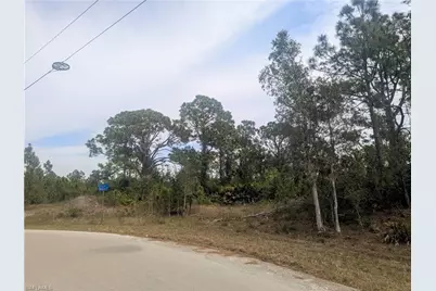 705 Bedford Dr, Lehigh Acres, FL 33974 - Photo 5