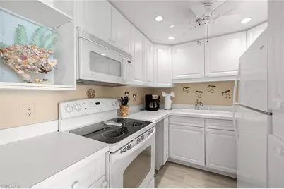 140 Seaview Ct #S-902, Marco Island, FL 34145 - Photo 7