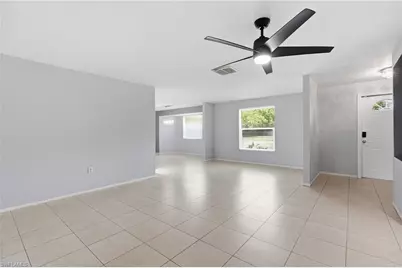 4900 Tahiti Ln, Naples, FL 34112 - Photo 5