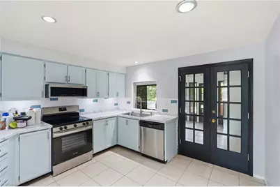 4900 Tahiti Ln, Naples, FL 34112 - Photo 11