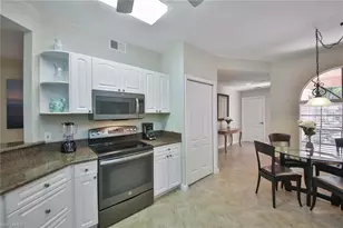526 Lake Louise Cir, Naples, FL 34110 - Photo 7