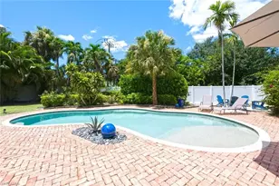 1274 Pine Ct, Naples, FL 34102 - Photo 39