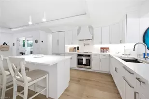 1274 Pine Ct, Naples, FL 34102 - Photo 9