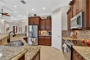 7352 Lantana Way, Naples, FL 34119 - Photo 7