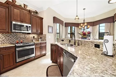 7352 Lantana Way, Naples, FL 34119 - Photo 5