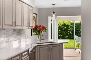 812 Reef Point Cir, Naples, FL 34108 - Photo 7