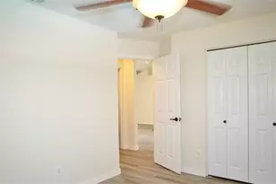 4053 Seaoats Ln, Naples, FL 34112 - Photo 7