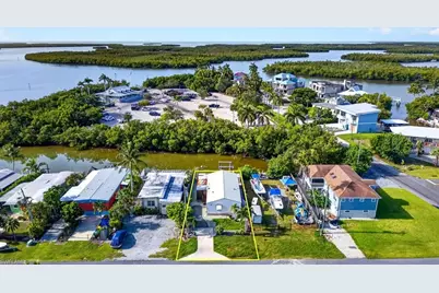 656 Palm Ave, Goodland, FL 34102 - Photo 3